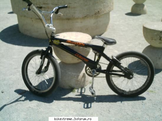 Poze cu voi pe bike sau fara..:) - pai poza cu bicla in tg jiu - Diverse